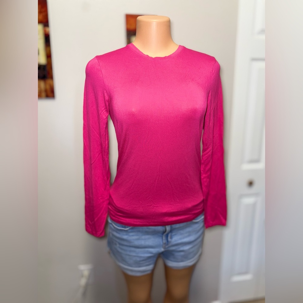 70) BUNDLE 2 TOP SCRUBS PINK/BLACK SIZE S